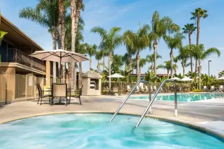 DoubleTree by Hilton San Diego Bayside - 29