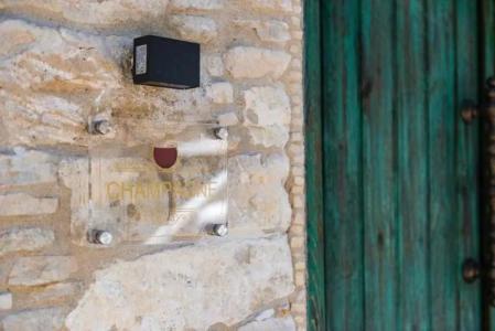 Oinou Strata - Adults Only - 34