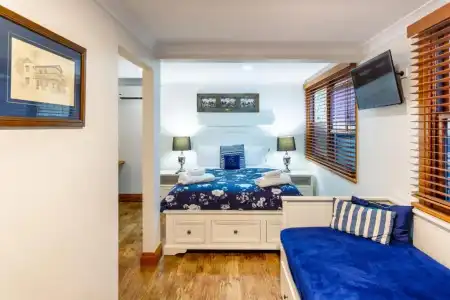 The Village B&B - 11