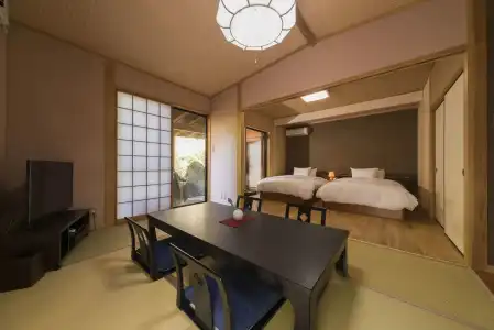 Yufuin Rakuyu - 1