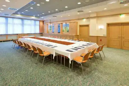 Steglitz International - 11