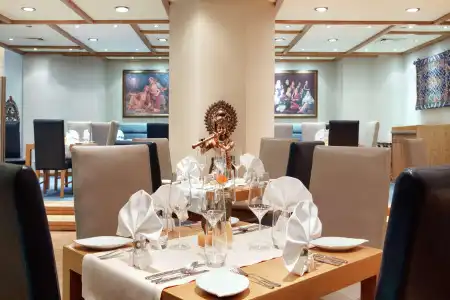 Ramses Hilton - 34