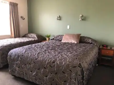 Commodore Motels - 65