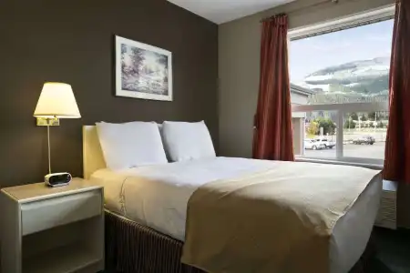 Revelstoke Lodge - 4