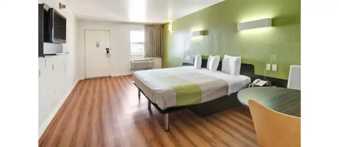 Motel 6 Dallas, TX - Forest Lane - 25