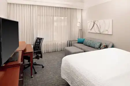 Courtyard by Marriott Houston Rice University - 27