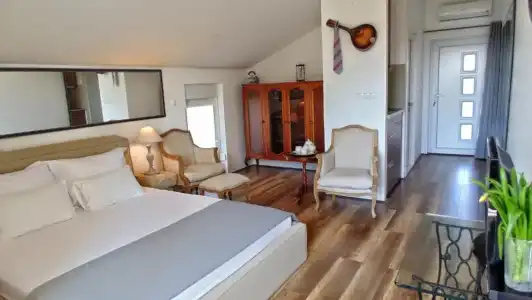 Refresh Boutique Apartments - 144