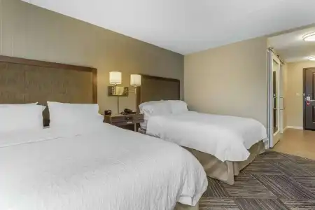 Hampton Inn Green Bay Downtow - 44