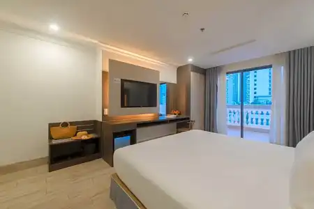 Seven Seas and Apartment - 92