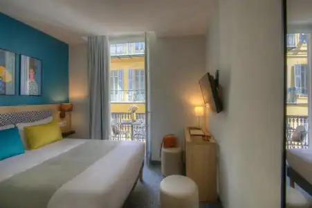 Hôtel Bristol - 109