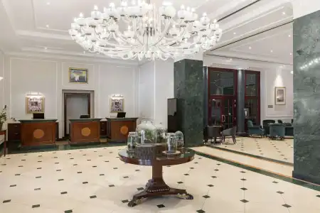 Radisson Blu Carlton Bratislava - 1