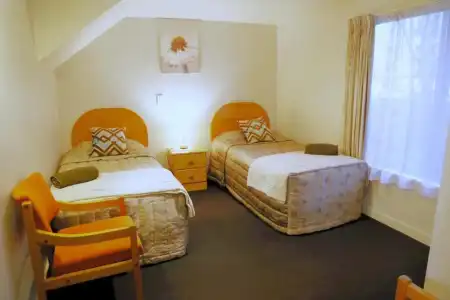 Bush Inn Court Motel - 87