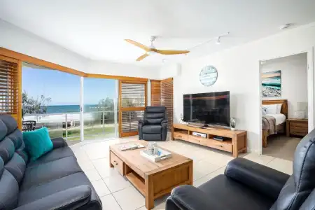 Rolling Surf Resort - 124