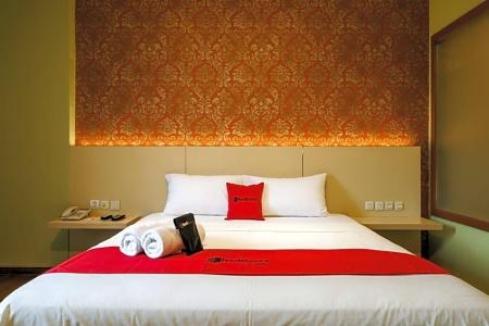 RedDoorz Plus Near Ancol - 28
