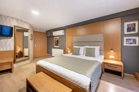 Gallery Residence & - 83