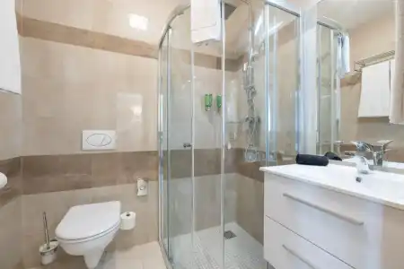 Silver Crown & Residence - 29