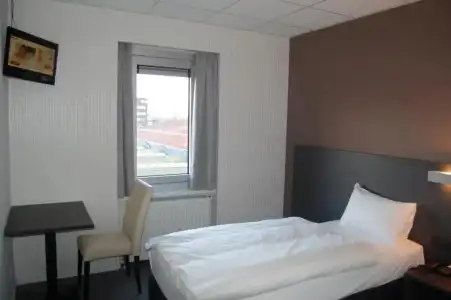 Antwerp Harbour - 31
