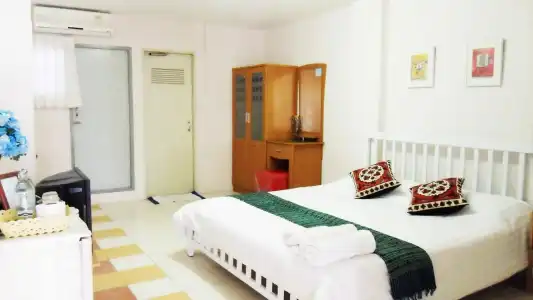 Thanapa Mansion - Hostel - 17