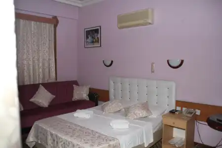 Karyatit Kaleiçi - 4