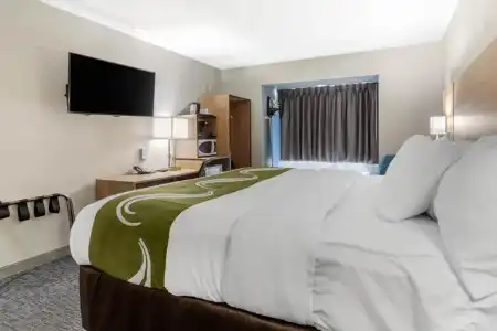Days Inn by Wyndham San Antonio Downtown - 17