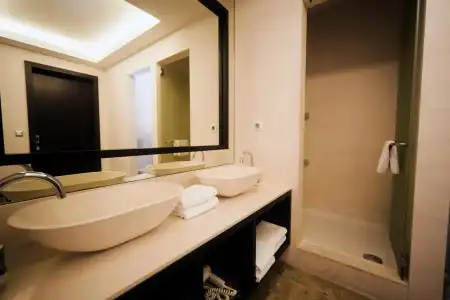 Residence - 8
