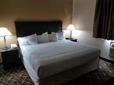 Americas Best Value Inn and Suites Bismarck - 32