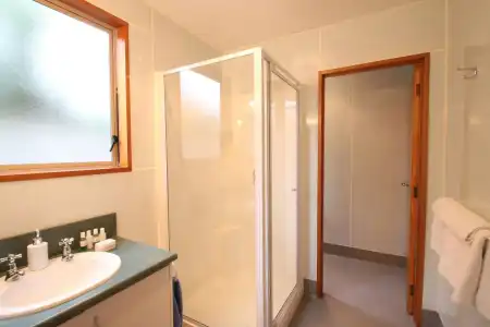 Amross Motel - 6