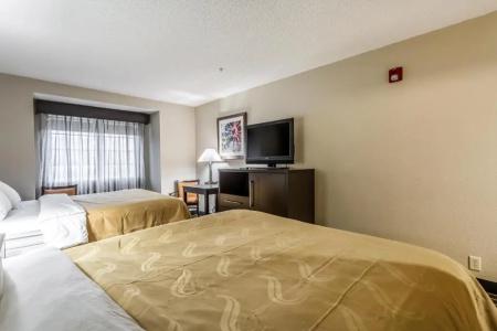 Quality Inn & Suites El Paso I-10 - 35