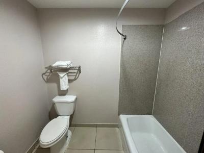 Super 8 by Wyndham Mesa Downtown Near Convention Center - 44
