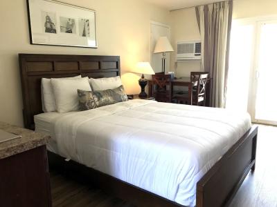 Ocean Surf Resort - 36