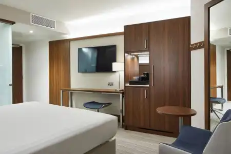 Courtyard by Marriott Oxford City Centre - 3