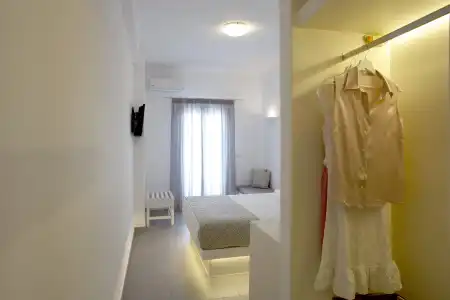 Alexandra - 3