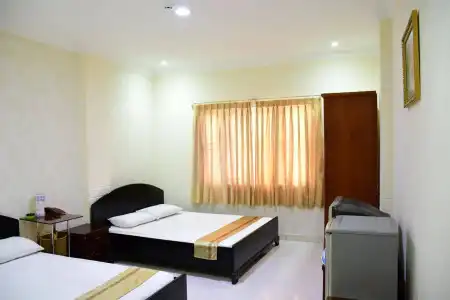 Violet Star & Spa - 4