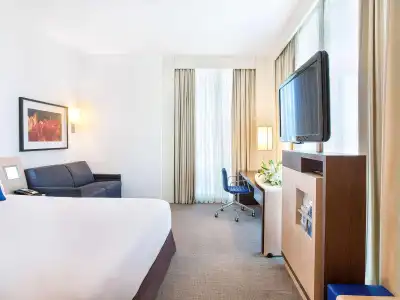 Novotel Abu Dhabi Al Bustan - 6