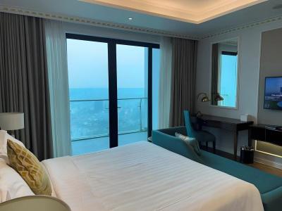 FLC Halong Bay Golf Club & Luxury Resort - 4