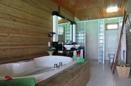 Komandoo Island Resort & Spa - 10