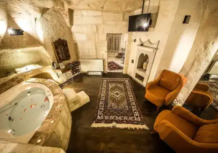 Harkasos Cave - 13