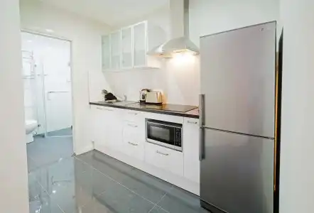 Cardiff Executive Apartments - 16