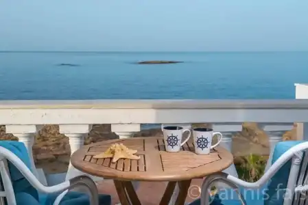 Pyrgos Blue - 176