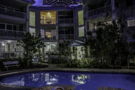 Surfers Beach Holiday Apartments - 12