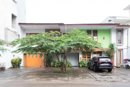 RedDoorz Plus near Cilandak Town Square 2 - 12
