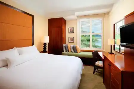 Moana Surfrider, A Westin Resort & Spa, Waikiki Beach - 49