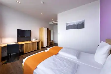 AMH Airport-Messe-Hotel - 94