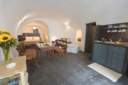 Lotza Studios - 114