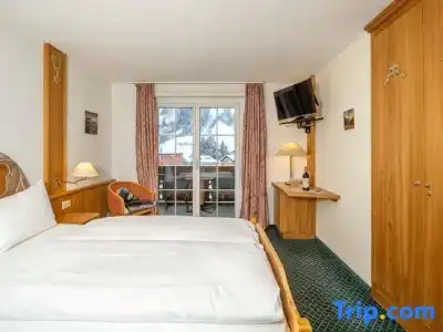 Grichting & Serviced Apartments - 51