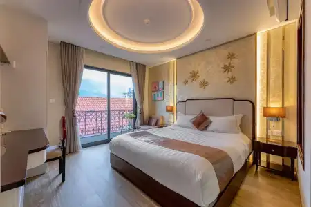 Golden Tree & Apartment - 31