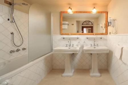 J and J Historic House - 48