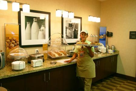Hampton Inn & Suites by Hilton Mexico City - Centro Historico - 9