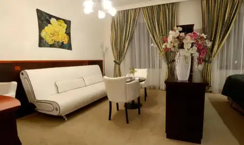 Grand - 114