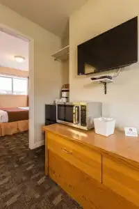 Oasis Inn - 4
